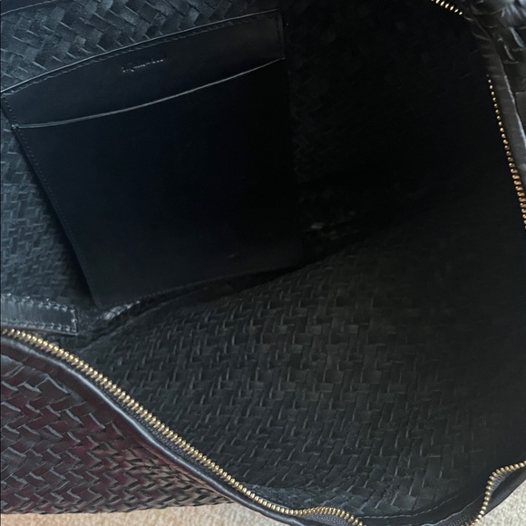 The essential curve shoulder bag - Picture 11 of 16